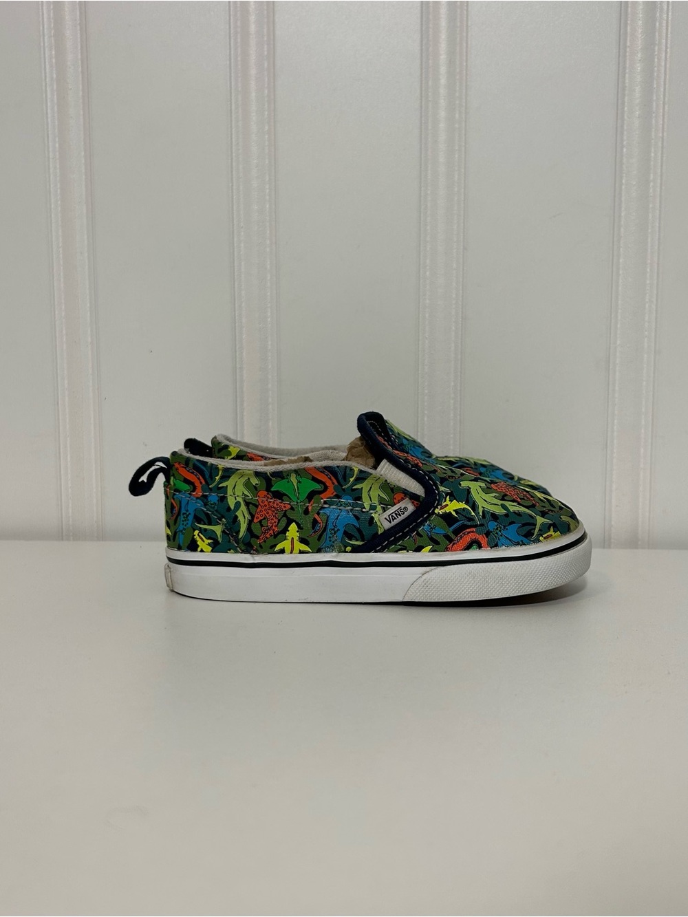 Vans slip on shark glow blue green